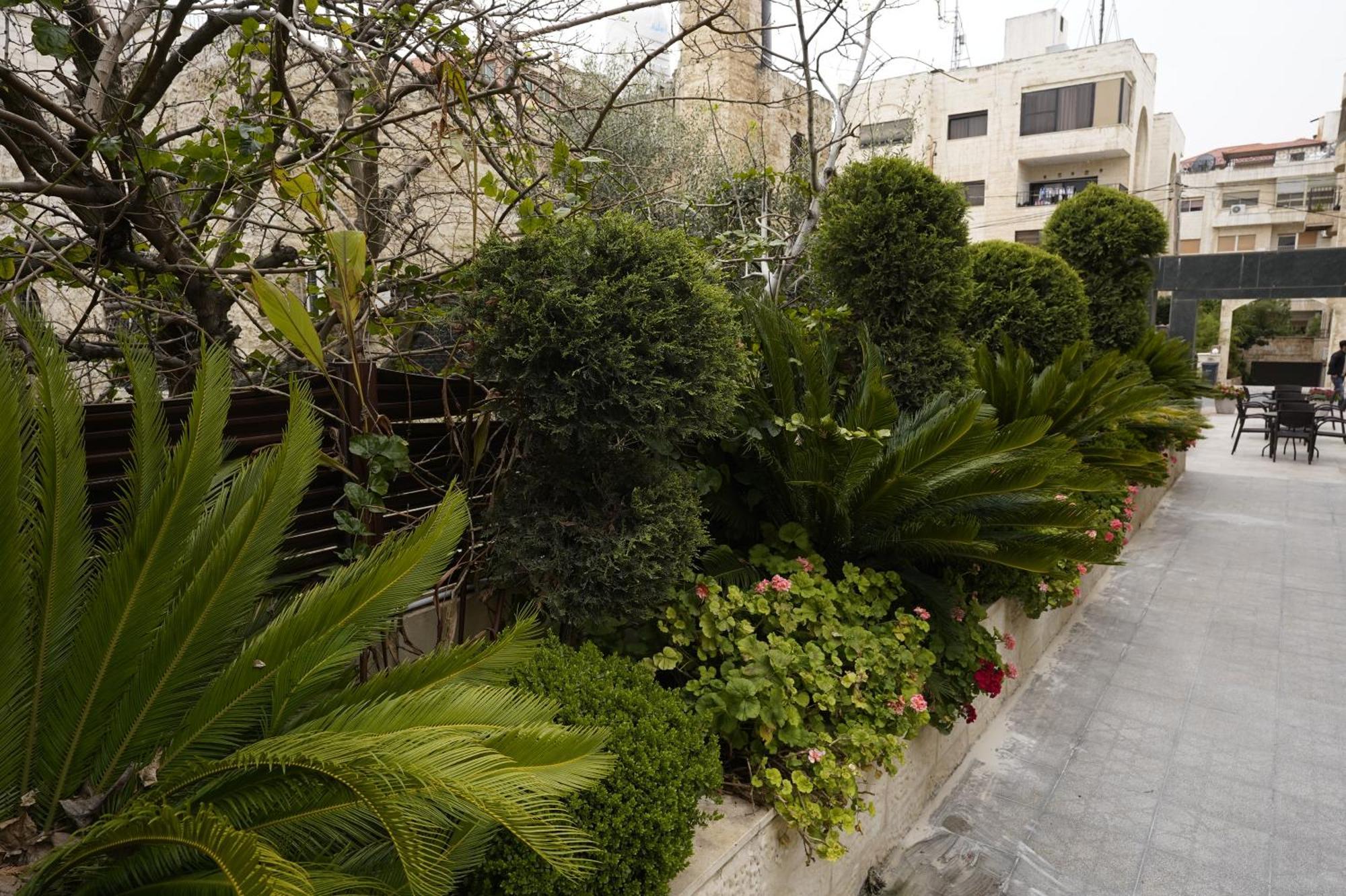 Naylover Hotel Suites Amman Eksteriør billede