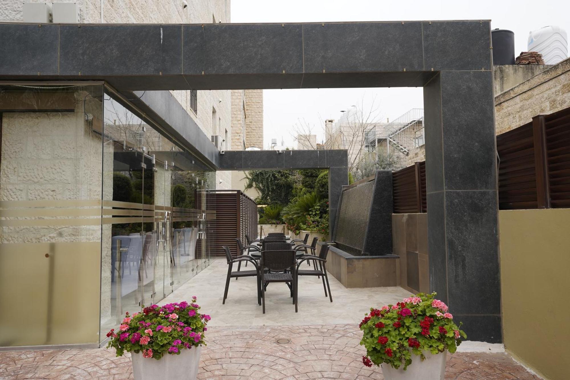 Naylover Hotel Suites Amman Eksteriør billede