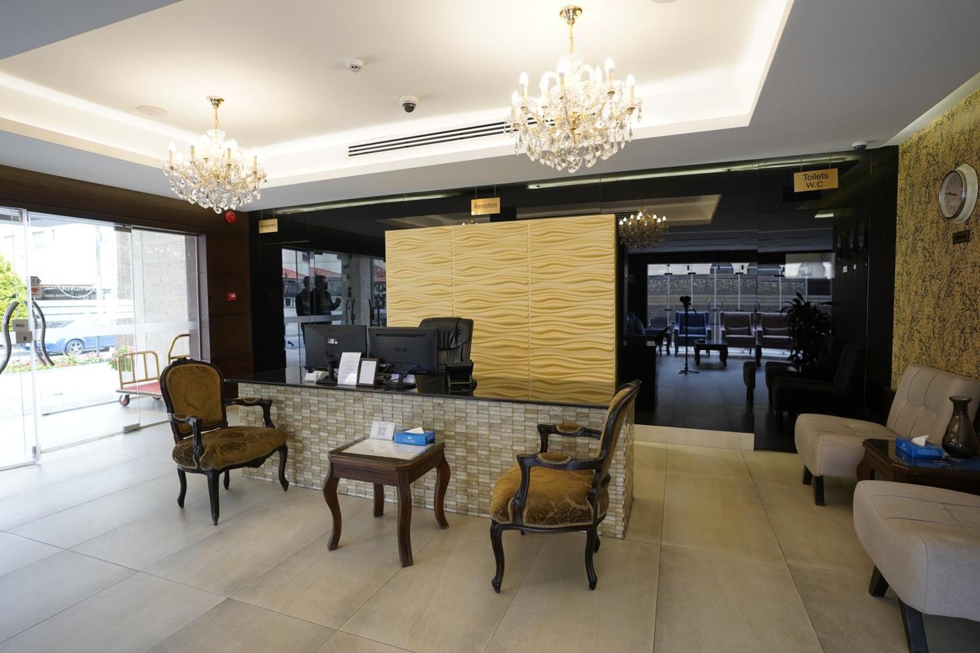 Naylover Hotel Suites Amman Eksteriør billede