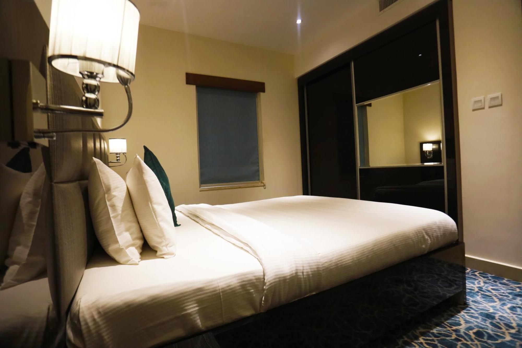 Naylover Hotel Suites Amman Eksteriør billede