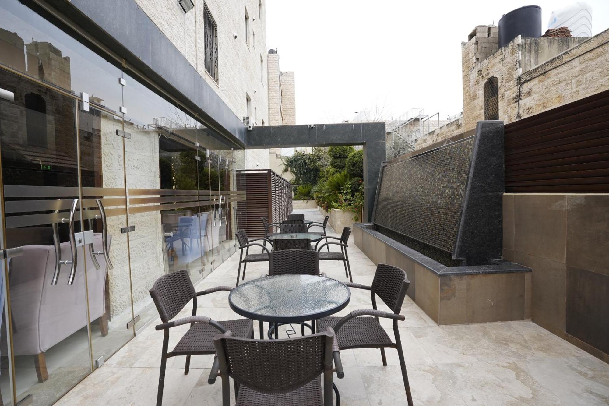 Naylover Hotel Suites Amman Eksteriør billede