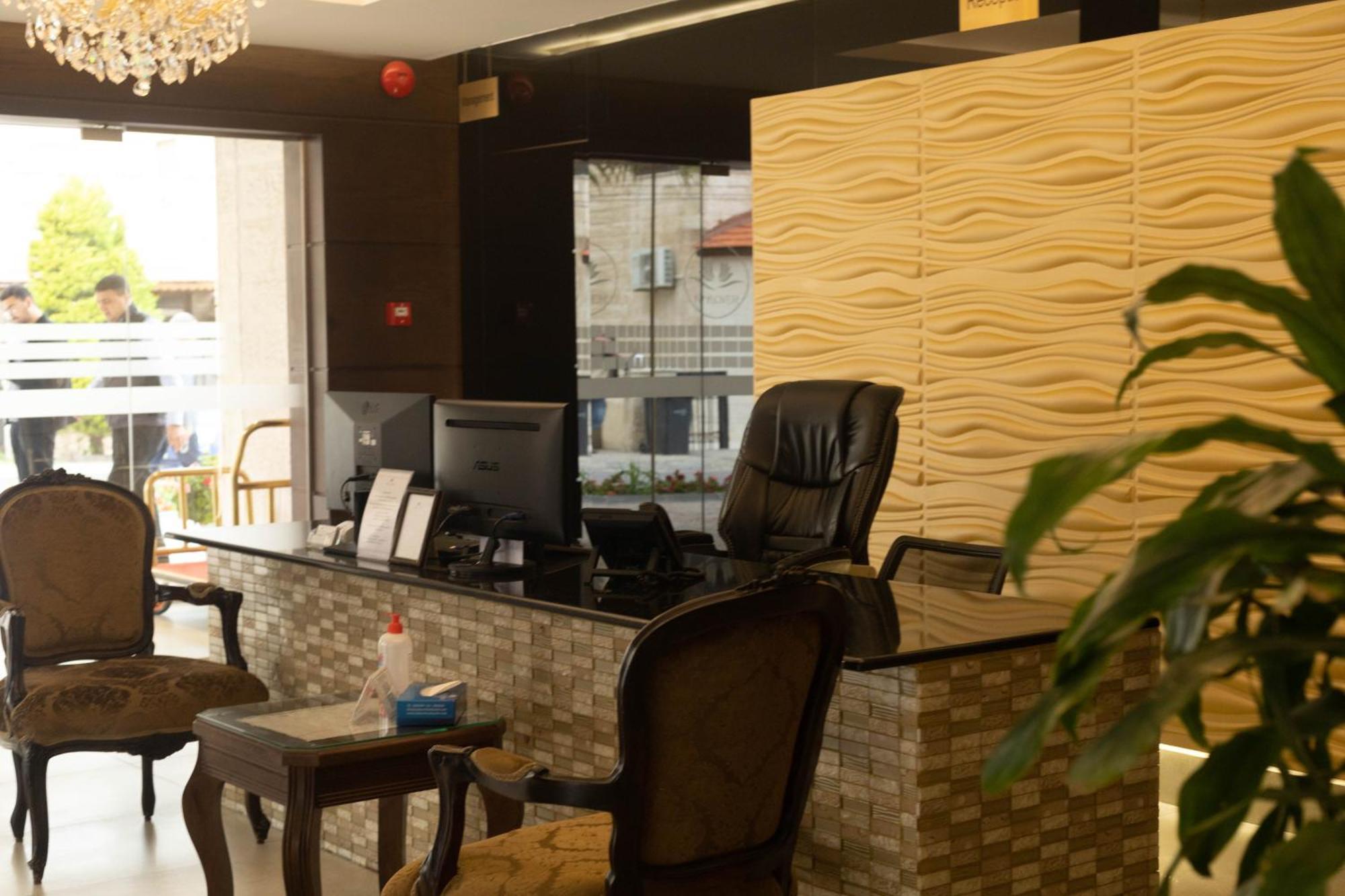 Naylover Hotel Suites Amman Eksteriør billede